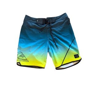 Quiksilver Men's Gradient Blue and Yellow Board Shorts high line 30